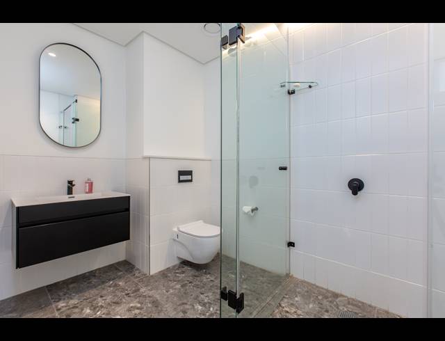 1 BEDROOM APARTMENT TO LET IN SEA POINT